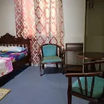Madid\'S Inn Beach Resort